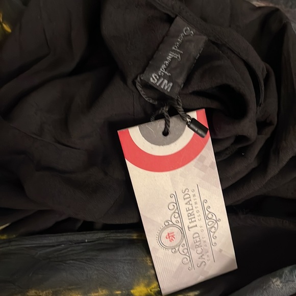 NWT. S/M. Cardigan by Sacred Threads. CL/GR 07. 222672 - Picture 4 of 4